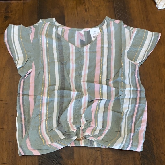 Flutter sleeve hem top - Picture 4 of 9